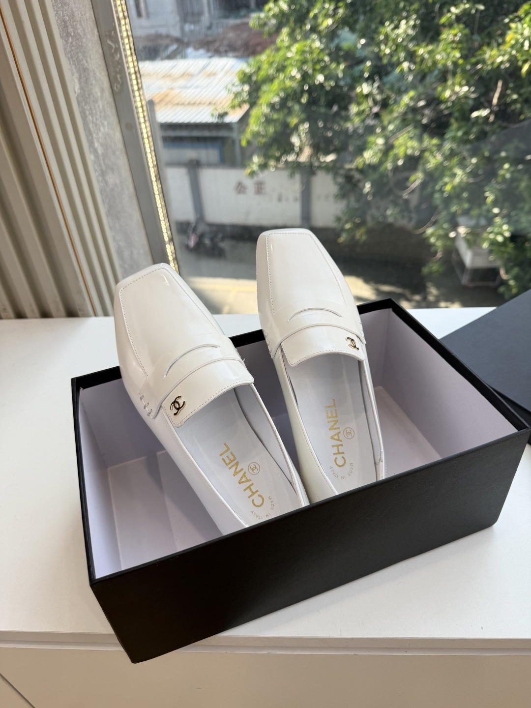 G988带飞机盒Chane*26ss夏季新款玛丽珍单鞋 温柔名媛的氛围感缓缓蔓延，圆润鞋头搭配精巧的小蝴蝶结，撞色双C贴