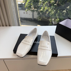 G988带飞机盒Chane*26ss夏季新款玛丽珍单鞋 温柔名媛的氛围感缓缓蔓延,圆润鞋头搭配精巧的小蝴蝶结,撞色双C贴 G988带飞机盒Chane*26ss夏季新款玛丽珍单鞋 温柔名媛的氛围感缓缓蔓延,圆润鞋头搭配精巧的小蝴蝶结,撞色双C贴
