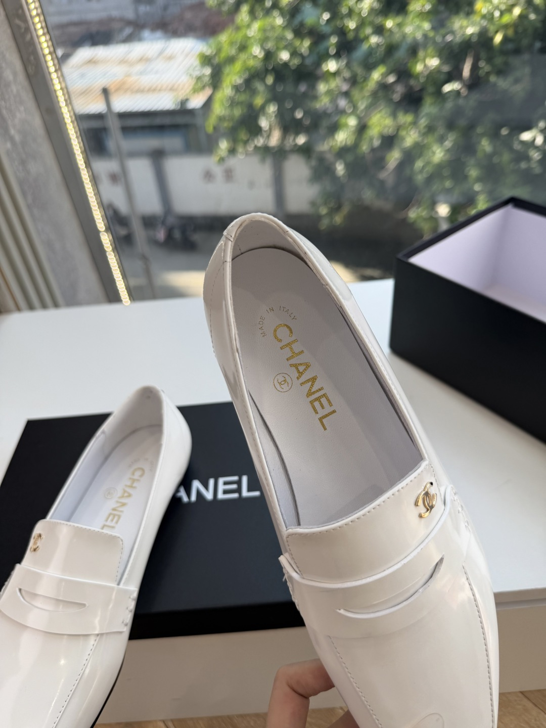 G988带飞机盒Chane*26ss夏季新款玛丽珍单鞋 温柔名媛的氛围感缓缓蔓延，圆润鞋头搭配精巧的小蝴蝶结，撞色双C贴