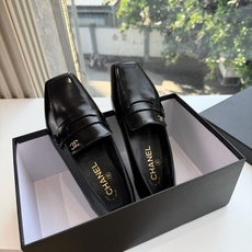 G988带飞机盒Chane*26ss夏季新款玛丽珍单鞋 温柔名媛的氛围感缓缓蔓延,圆润鞋头搭配精巧的小蝴蝶结,撞色双C贴 G988带飞机盒Chane*26ss夏季新款玛丽珍单鞋 温柔名媛的氛围感缓缓蔓延,圆润鞋头搭配精巧的小蝴蝶结,撞色双C贴