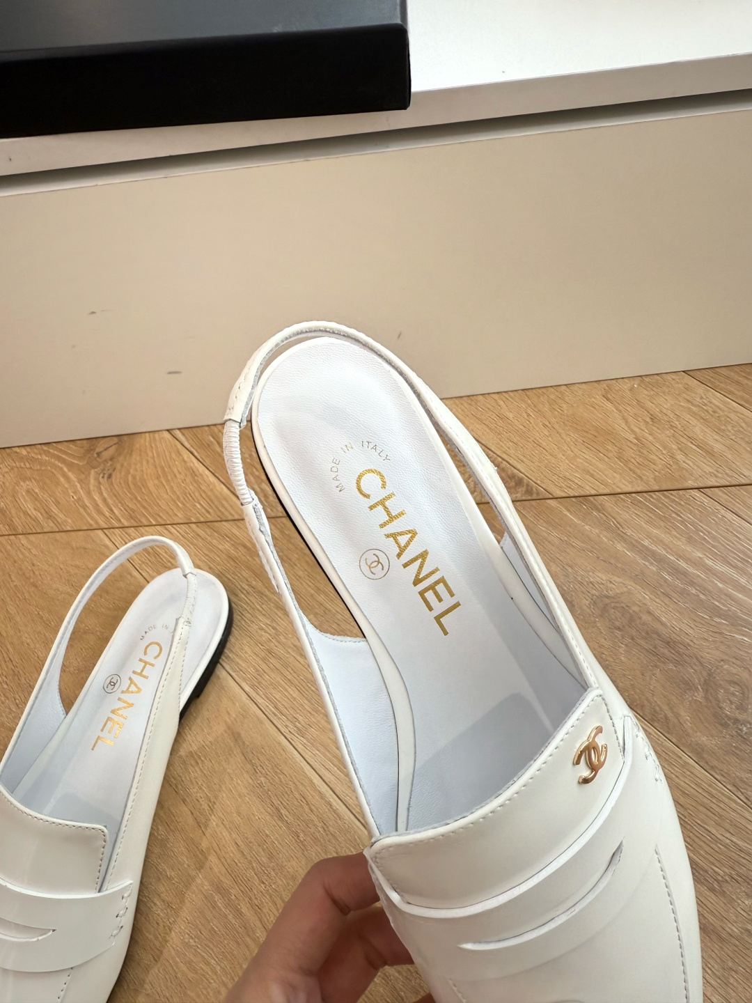G988😀CHANEL* 香奈儿小香2026专柜同步新款高跟鞋单鞋凉鞋 极简设计 超好搭配的日常款、无论高度 质感都无可 G988😀CHANEL* 香奈儿小香2026专柜同步新款高跟鞋单鞋凉鞋 极简设计 超好搭配的日常款、无论高度 质感都无可