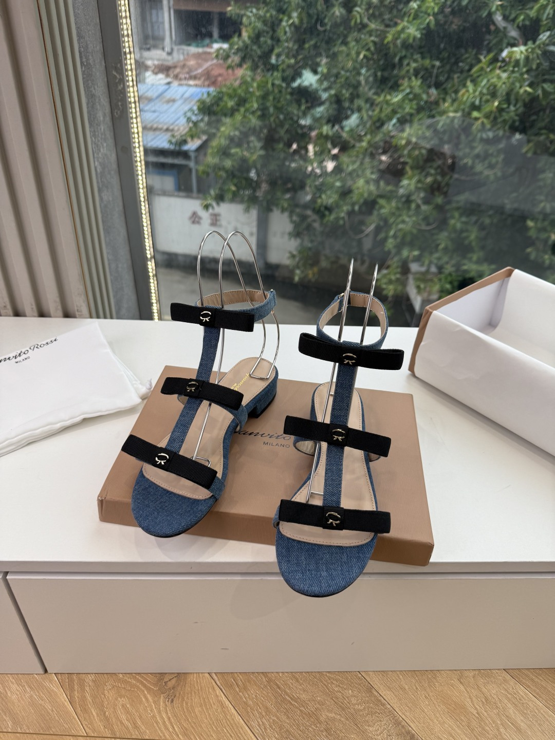 G305😀GianvitoRossi吉安维托罗西拖鞋凉鞋系列经典拖鞋凉鞋 超级百搭的一款单品 面料 :原版材质 内里:选 G305😀GianvitoRossi吉安维托罗西拖鞋凉鞋系列经典拖鞋凉鞋 超级百搭的一款单品 面料 :原版材质 内里:选