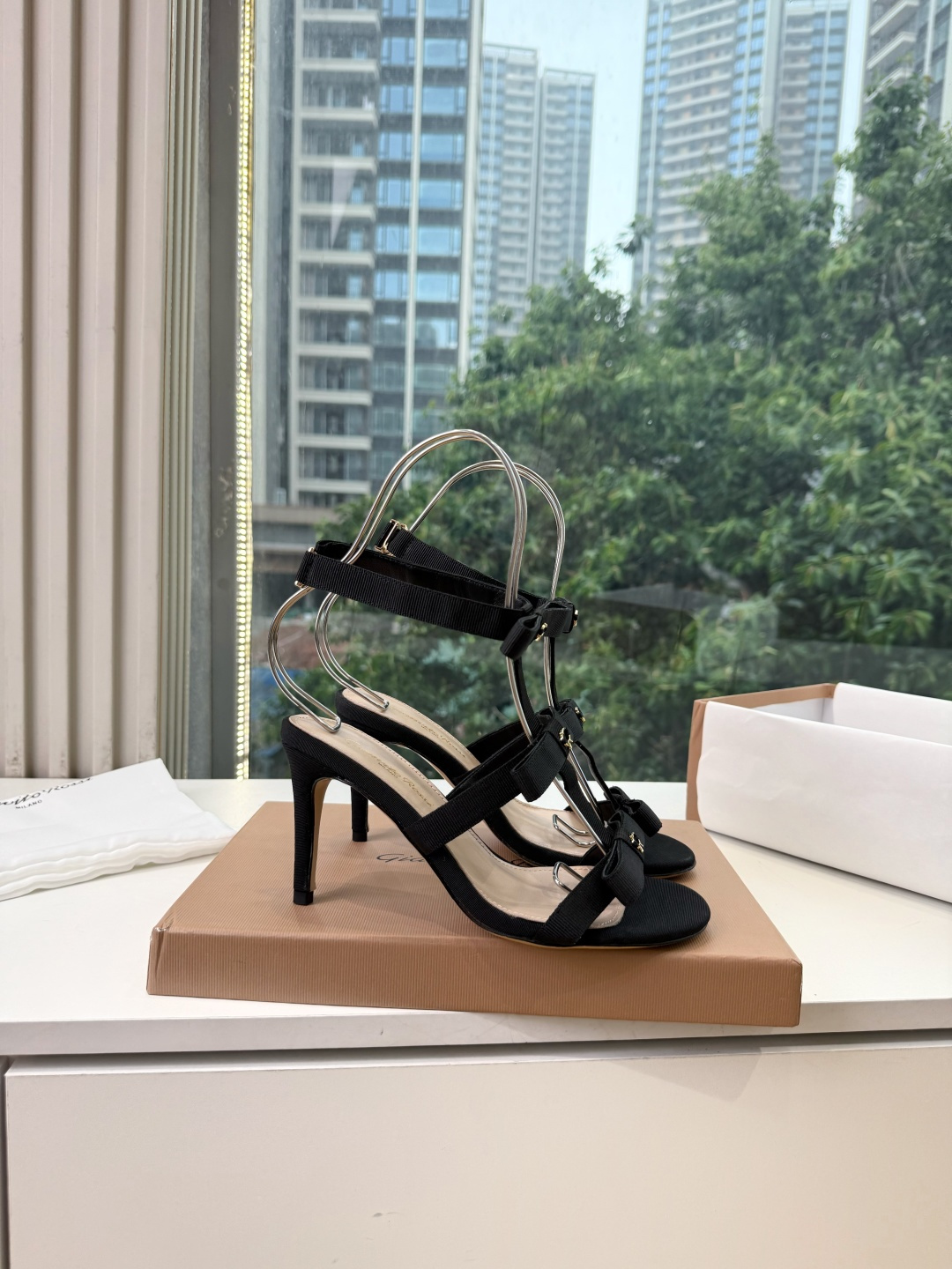 G305😀GianvitoRossi吉安维托罗西拖鞋凉鞋系列经典拖鞋凉鞋 超级百搭的一款单品 面料 ：原版材质 内里：选