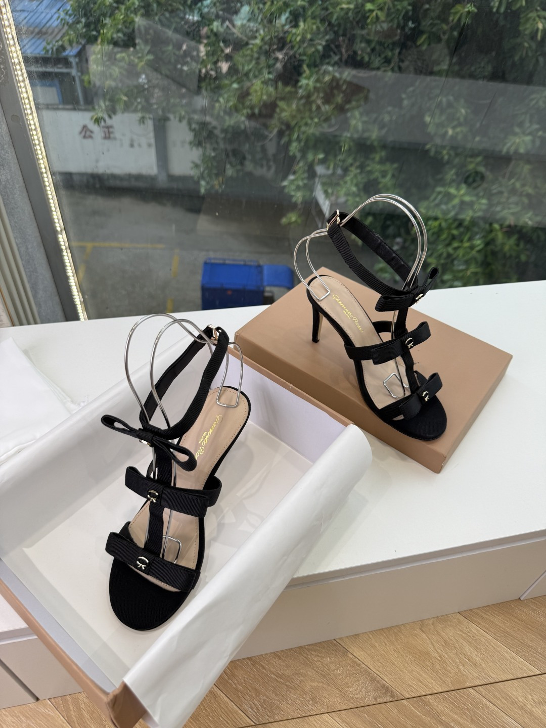 G305😀GianvitoRossi吉安维托罗西拖鞋凉鞋系列经典拖鞋凉鞋 超级百搭的一款单品 面料 ：原版材质 内里：选