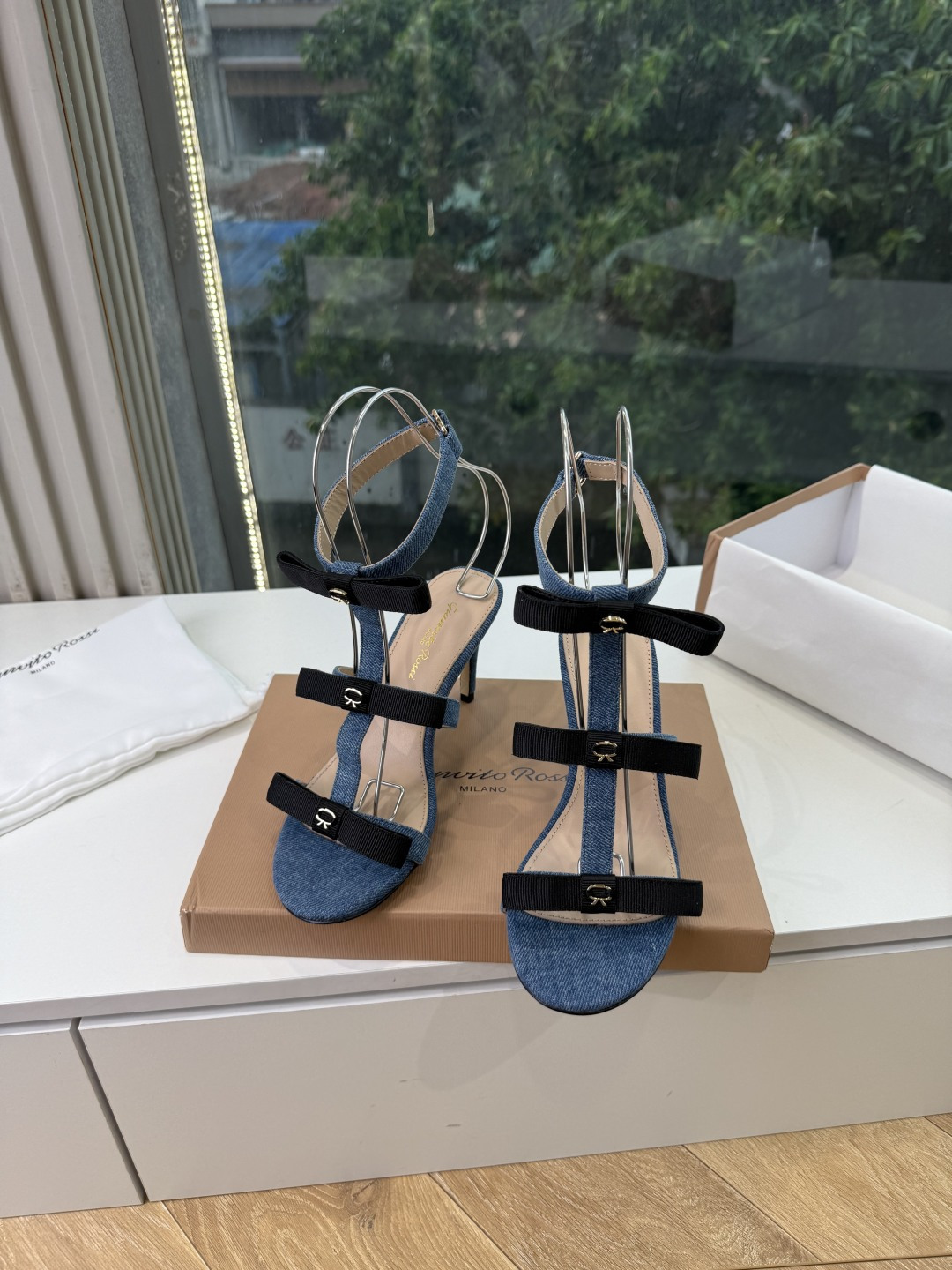 G305😀GianvitoRossi吉安维托罗西拖鞋凉鞋系列经典拖鞋凉鞋 超级百搭的一款单品 面料 :原版材质 内里:选 G305😀GianvitoRossi吉安维托罗西拖鞋凉鞋系列经典拖鞋凉鞋 超级百搭的一款单品 面料 :原版材质 内里:选