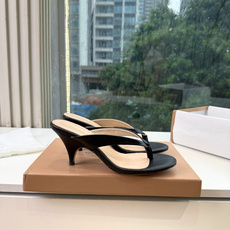 G305😀GianvitoRossi吉安维托罗西拖鞋凉鞋系列经典拖鞋凉鞋 超级百搭的一款单品 面料 :原版材质 内里:选 G305😀GianvitoRossi吉安维托罗西拖鞋凉鞋系列经典拖鞋凉鞋 超级百搭的一款单品 面料 :原版材质 内里:选