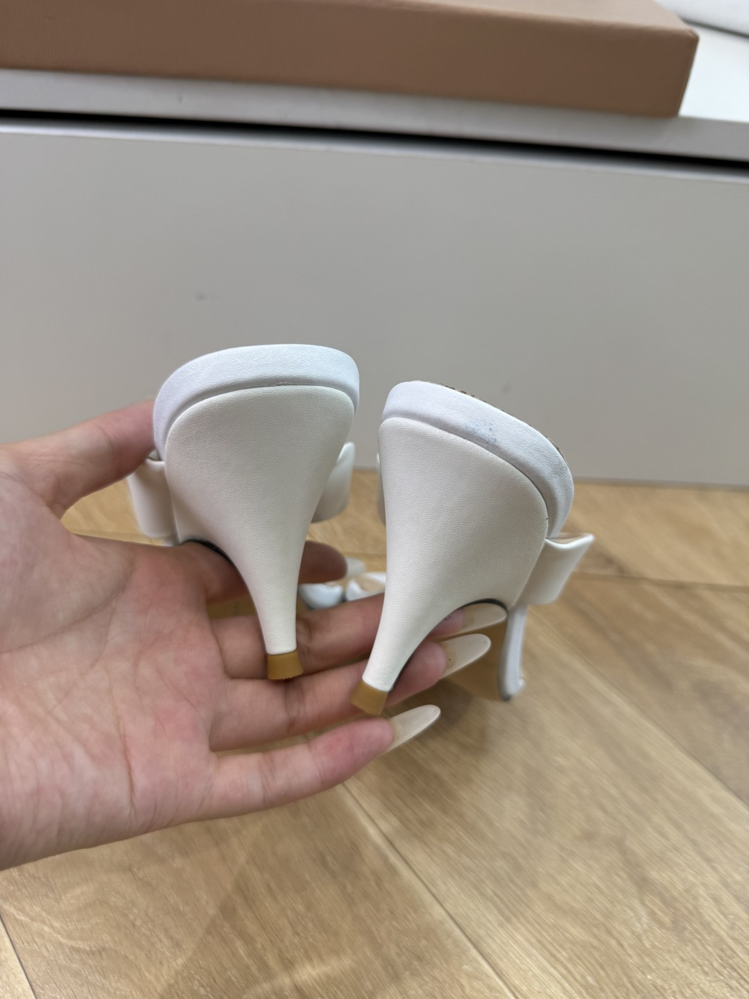 G305😀GianvitoRossi吉安维托罗西拖鞋凉鞋系列经典拖鞋凉鞋 超级百搭的一款单品 面料 ：原版材质 内里：选