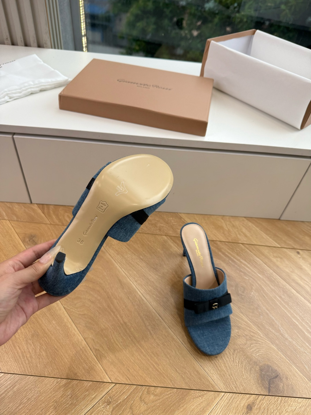 G305😀GianvitoRossi吉安维托罗西拖鞋凉鞋系列经典拖鞋凉鞋 超级百搭的一款单品 面料 ：原版材质 内里：选