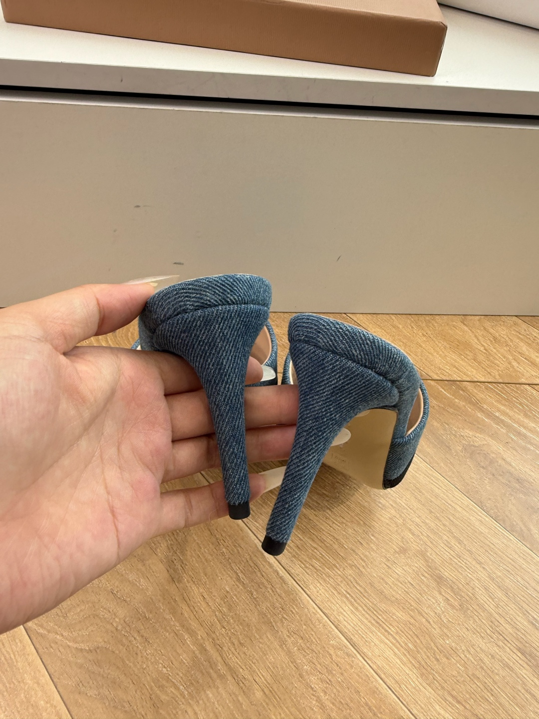 G305😀GianvitoRossi吉安维托罗西拖鞋凉鞋系列经典拖鞋凉鞋 超级百搭的一款单品 面料 ：原版材质 内里：选