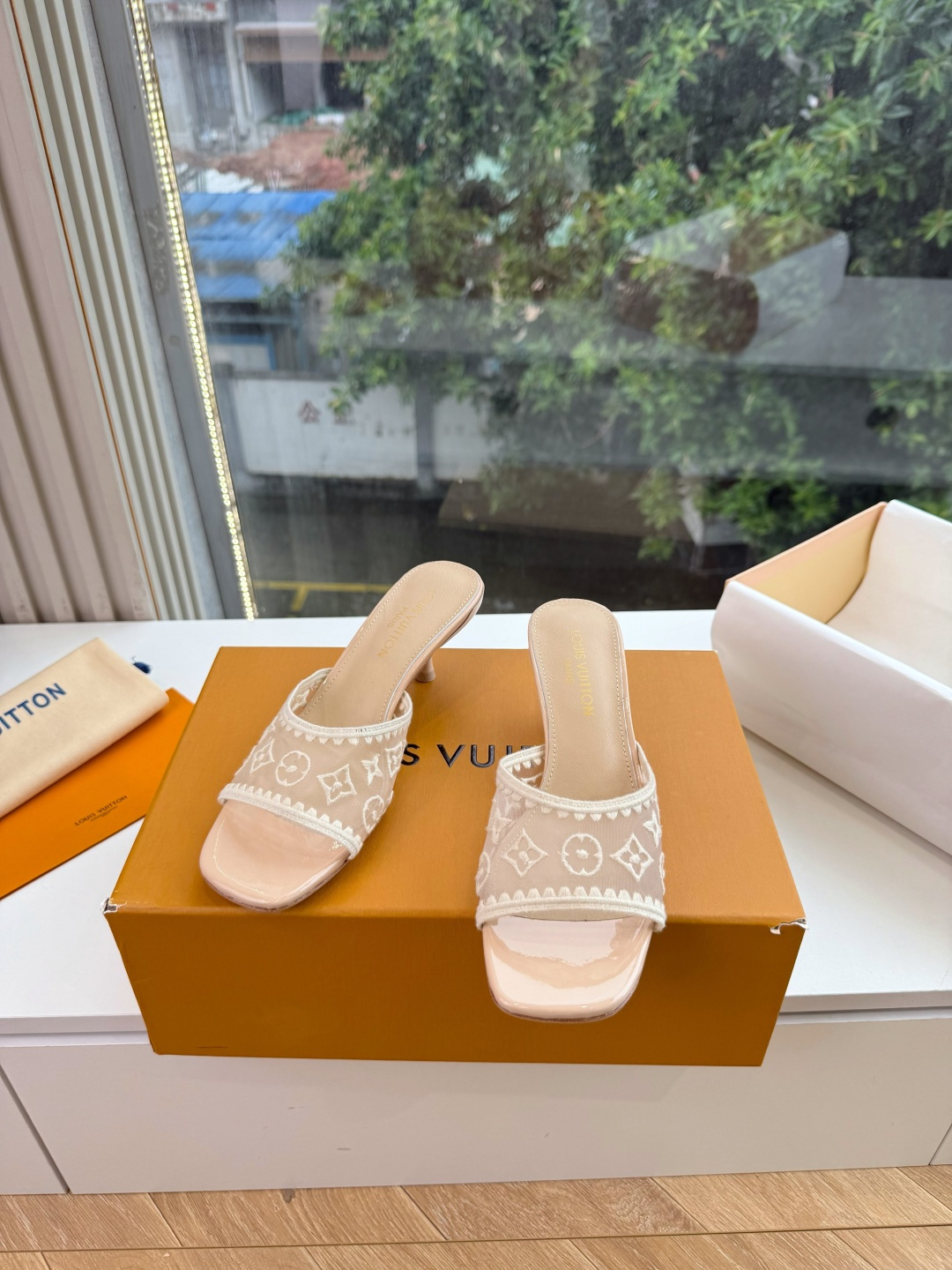 G199所见即所得顶级版本LV | 路易威登 X TM 6AM 村上隆联名款樱桃凉鞋新款 单鞋凉鞋顶级版本‼️原版一致 