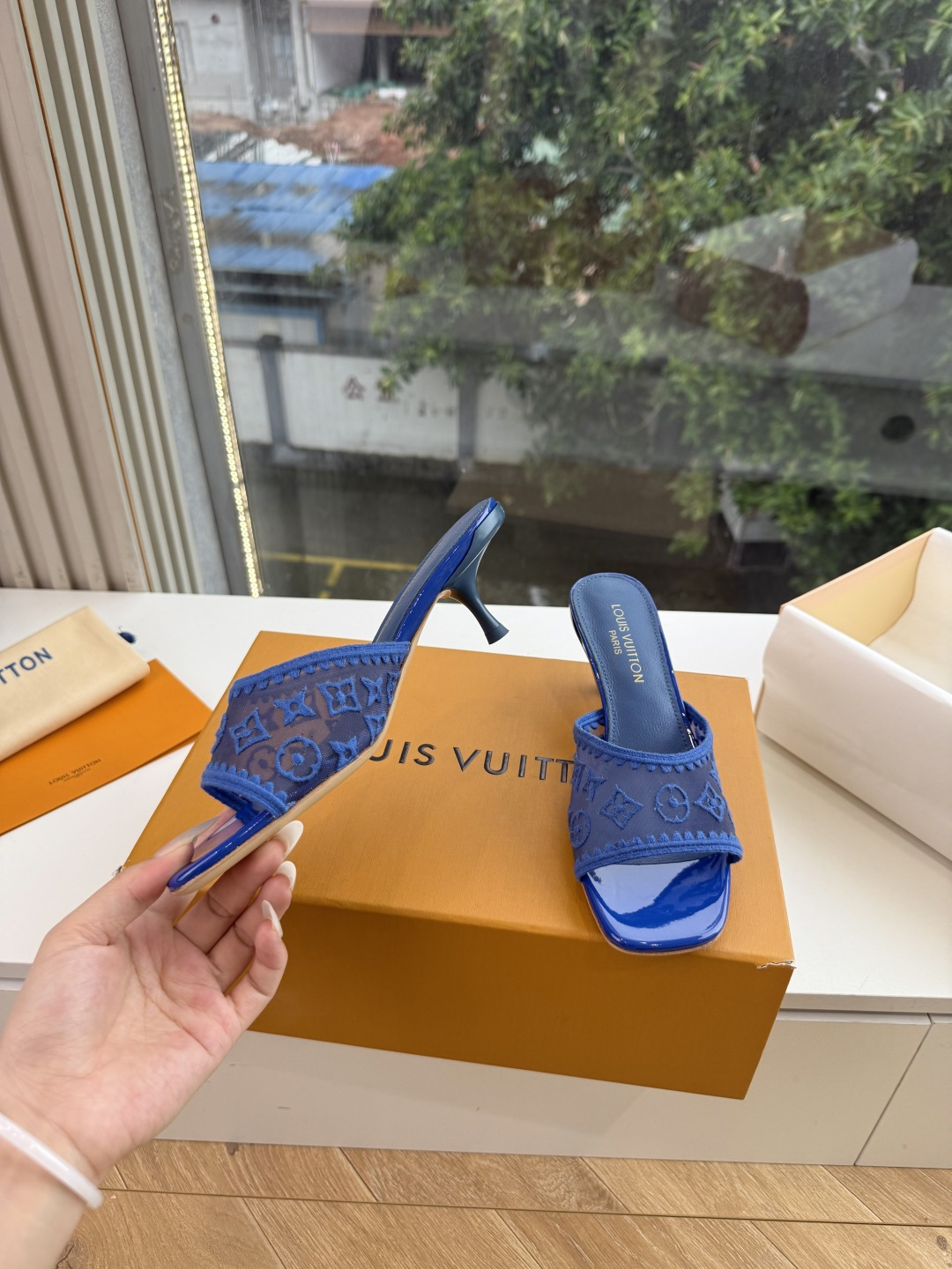 G199所见即所得顶级版本LV | 路易威登 X TM 6AM 村上隆联名款樱桃凉鞋新款 单鞋凉鞋顶级版本‼️原版一致 G199所见即所得顶级版本LV | 路易威登 X TM 6AM 村上隆联名款樱桃凉鞋新款 单鞋凉鞋顶级版本‼️原版一致