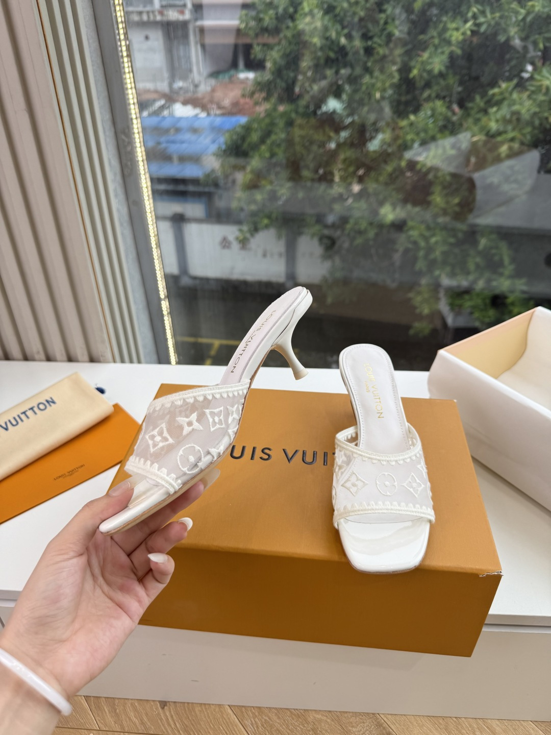 G199所见即所得顶级版本LV | 路易威登 X TM 6AM 村上隆联名款樱桃凉鞋新款 单鞋凉鞋顶级版本‼️原版一致 