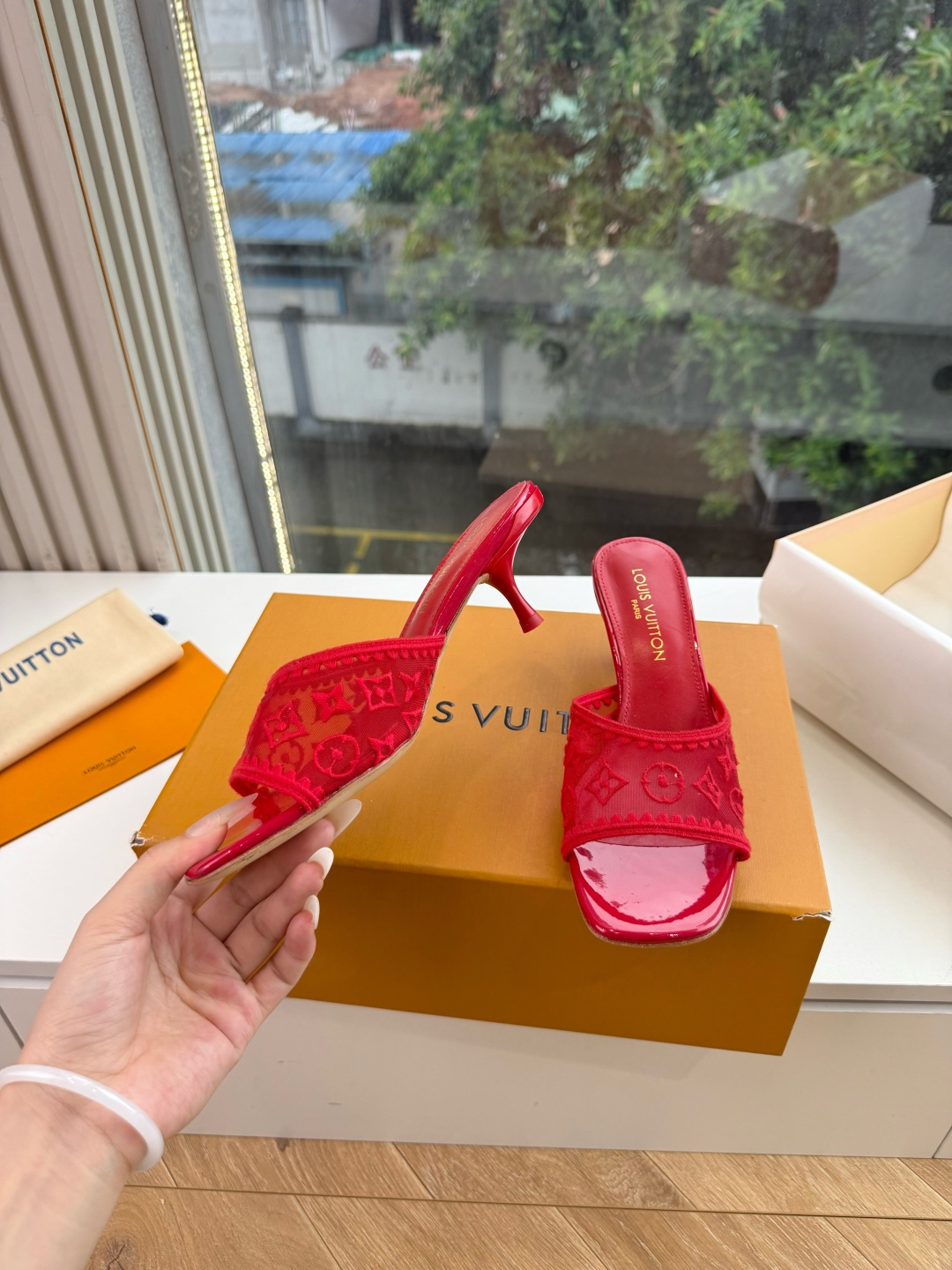 G199所见即所得顶级版本LV | 路易威登 X TM 6AM 村上隆联名款樱桃凉鞋新款 单鞋凉鞋顶级版本‼️原版一致 G199所见即所得顶级版本LV | 路易威登 X TM 6AM 村上隆联名款樱桃凉鞋新款 单鞋凉鞋顶级版本‼️原版一致