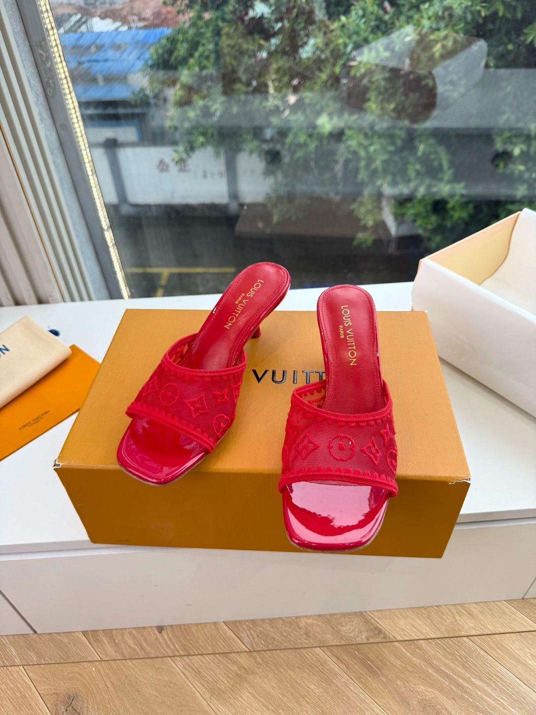 G199所见即所得顶级版本LV | 路易威登 X TM 6AM 村上隆联名款樱桃凉鞋新款 单鞋凉鞋顶级版本‼️原版一致 G199所见即所得顶级版本LV | 路易威登 X TM 6AM 村上隆联名款樱桃凉鞋新款 单鞋凉鞋顶级版本‼️原版一致