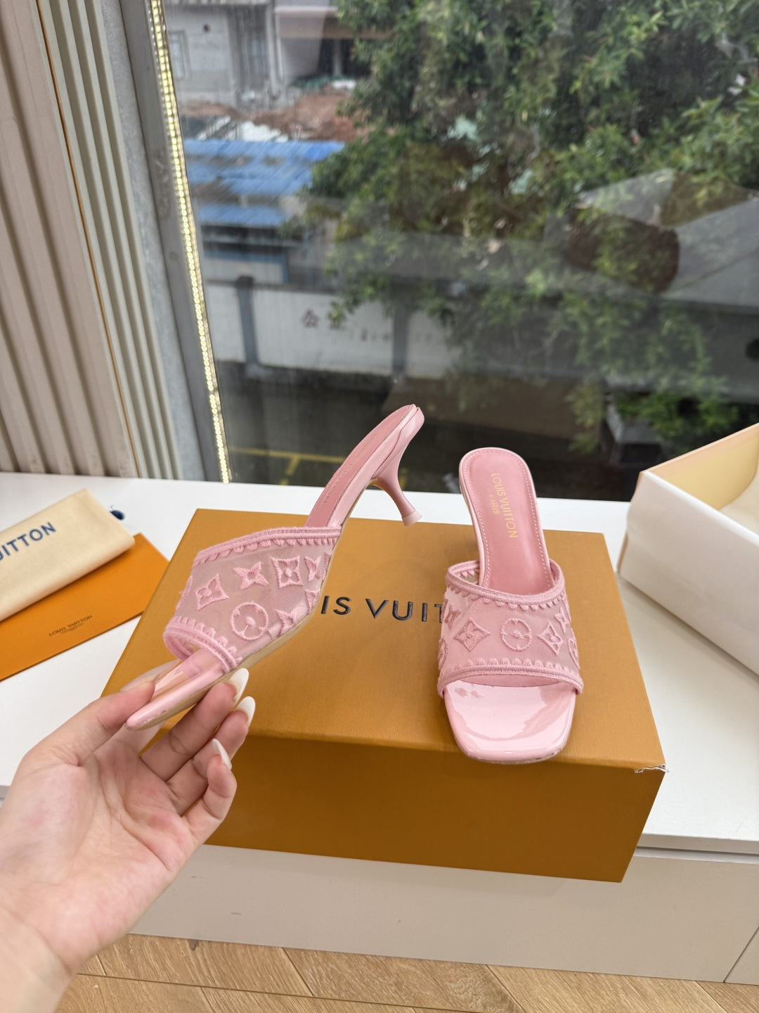 G199所见即所得顶级版本LV | 路易威登 X TM 6AM 村上隆联名款樱桃凉鞋新款 单鞋凉鞋顶级版本‼️原版一致 