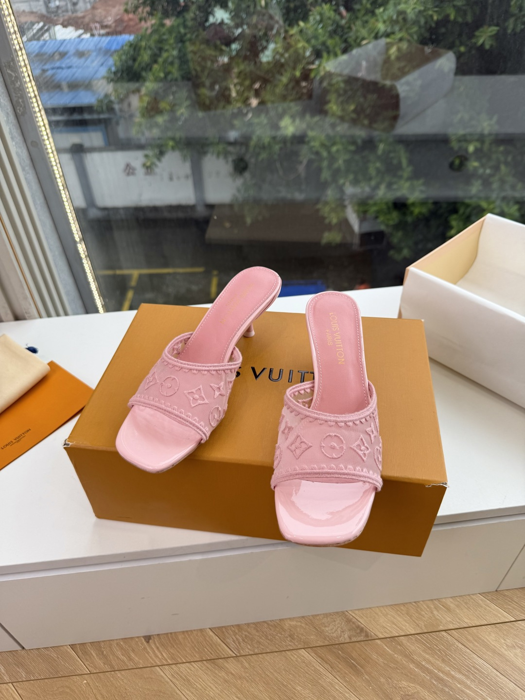 G199所见即所得顶级版本LV | 路易威登 X TM 6AM 村上隆联名款樱桃凉鞋新款 单鞋凉鞋顶级版本‼️原版一致 