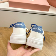 G08顶级缪缪春夏新款走秀MiuMiu饼干底透气休闲鞋秀场工艺来自Miu Miu系列的细节特写 新季的潮流此刻挚爱的概念 G08顶级缪缪春夏新款走秀MiuMiu饼干底透气休闲鞋秀场工艺来自Miu Miu系列的细节特写 新季的潮流此刻挚爱的概念