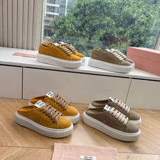 G021顶级缪缪春夏新款走秀MiuMiu饼干底透气休闲鞋秀场工艺来自Miu Miu系列的细节特写 新季的潮流此刻挚爱的概 G021顶级缪缪春夏新款走秀MiuMiu饼干底透气休闲鞋秀场工艺来自Miu Miu系列的细节特写 新季的潮流此刻挚爱的概