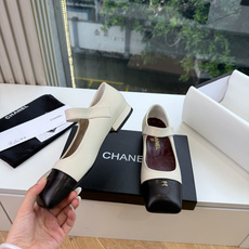 G189盒Chane*26ss新款玛丽珍单鞋 温柔名媛的氛围感缓缓蔓延,圆润鞋头搭配精巧的小蝴蝶结,撞色方头贴标是整双鞋 G189盒Chane*26ss新款玛丽珍单鞋 温柔名媛的氛围感缓缓蔓延,圆润鞋头搭配精巧的小蝴蝶结,撞色方头贴标是整双鞋
