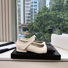 G189盒Chane*26ss新款玛丽珍单鞋 温柔名媛的氛围感缓缓蔓延,圆润鞋头搭配精巧的小蝴蝶结,撞色方头贴标是整双鞋 G189盒Chane*26ss新款玛丽珍单鞋 温柔名媛的氛围感缓缓蔓延,圆润鞋头搭配精巧的小蝴蝶结,撞色方头贴标是整双鞋