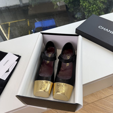 G189盒Chane*26ss新款玛丽珍单鞋 温柔名媛的氛围感缓缓蔓延,圆润鞋头搭配精巧的小蝴蝶结,撞色方头贴标是整双鞋 G189盒Chane*26ss新款玛丽珍单鞋 温柔名媛的氛围感缓缓蔓延,圆润鞋头搭配精巧的小蝴蝶结,撞色方头贴标是整双鞋