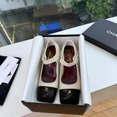 G189盒Chane*26ss新款玛丽珍单鞋 温柔名媛的氛围感缓缓蔓延,圆润鞋头搭配精巧的小蝴蝶结,撞色方头贴标是整双鞋 G189盒Chane*26ss新款玛丽珍单鞋 温柔名媛的氛围感缓缓蔓延,圆润鞋头搭配精巧的小蝴蝶结,撞色方头贴标是整双鞋