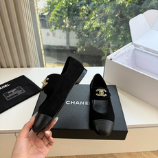 G027带飞机盒Chane*26ss夏季新款玛丽珍单鞋 温柔名媛的氛围感缓缓蔓延,圆润鞋头搭配精巧的小蝴蝶结,撞色方头贴 G027带飞机盒Chane*26ss夏季新款玛丽珍单鞋 温柔名媛的氛围感缓缓蔓延,圆润鞋头搭配精巧的小蝴蝶结,撞色方头贴