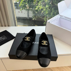 G027带飞机盒Chane*26ss夏季新款玛丽珍单鞋 温柔名媛的氛围感缓缓蔓延,圆润鞋头搭配精巧的小蝴蝶结,撞色方头贴 G027带飞机盒Chane*26ss夏季新款玛丽珍单鞋 温柔名媛的氛围感缓缓蔓延,圆润鞋头搭配精巧的小蝴蝶结,撞色方头贴