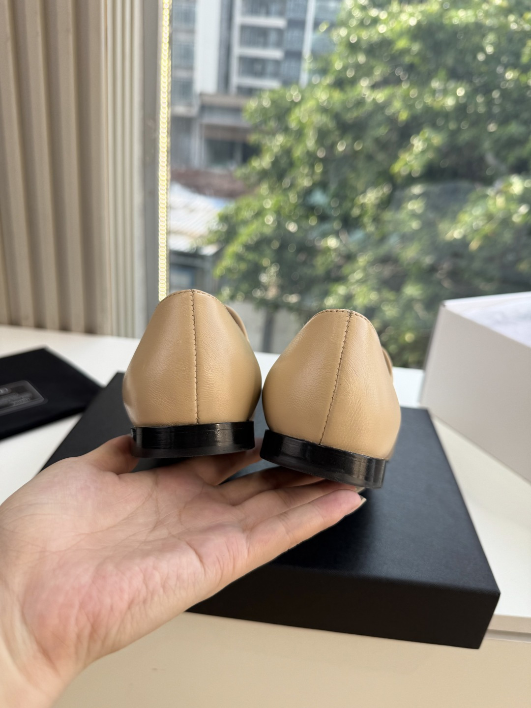 G027带飞机盒Chane*26ss夏季新款玛丽珍单鞋 温柔名媛的氛围感缓缓蔓延，圆润鞋头搭配精巧的小蝴蝶结，撞色方头贴