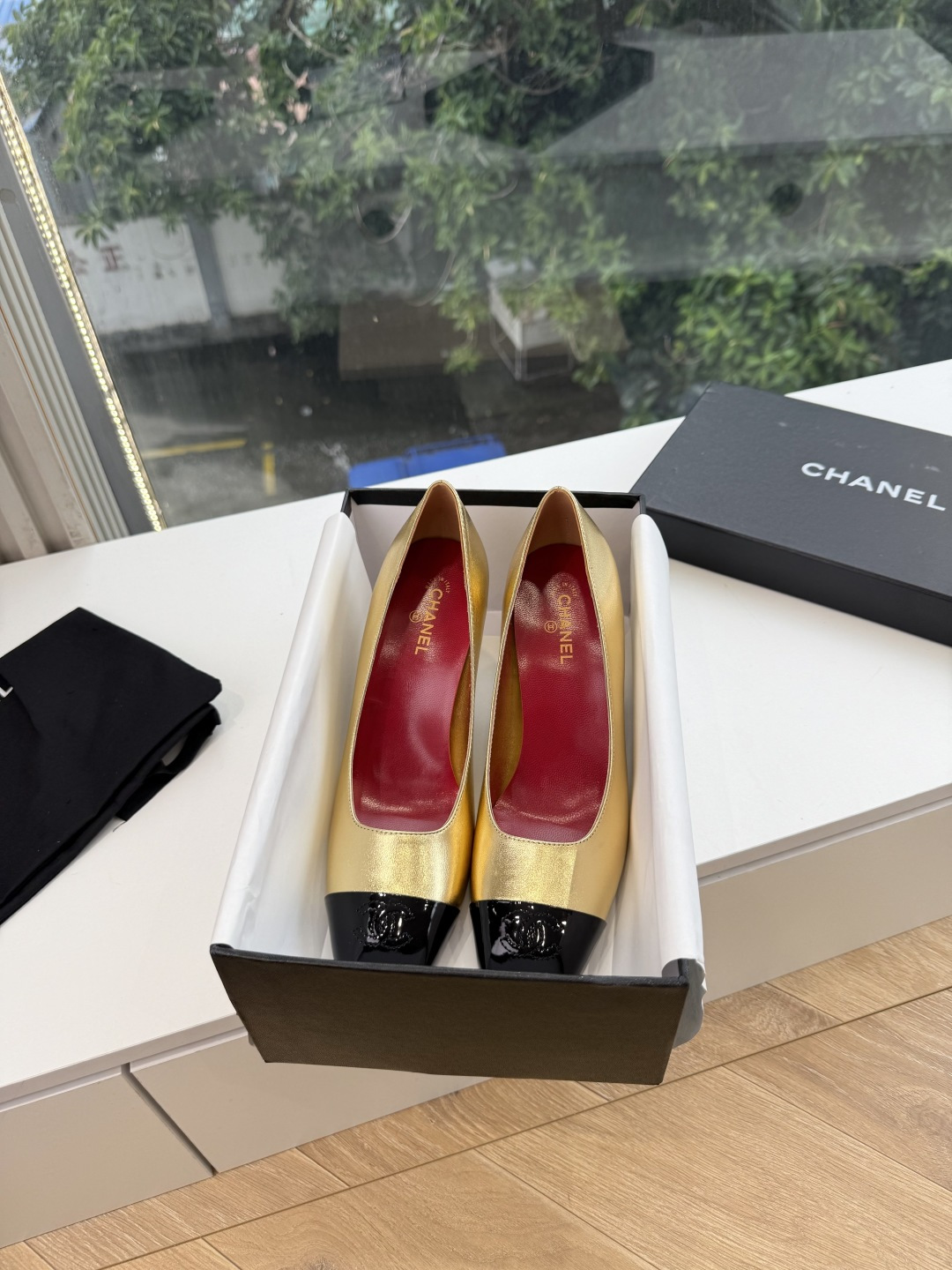 G238Chane*26ss新款玛丽珍单鞋高跟鞋凉鞋 温柔名媛的氛围感缓缓蔓延，圆润鞋头搭配精巧的小蝴蝶结，撞色方头贴标