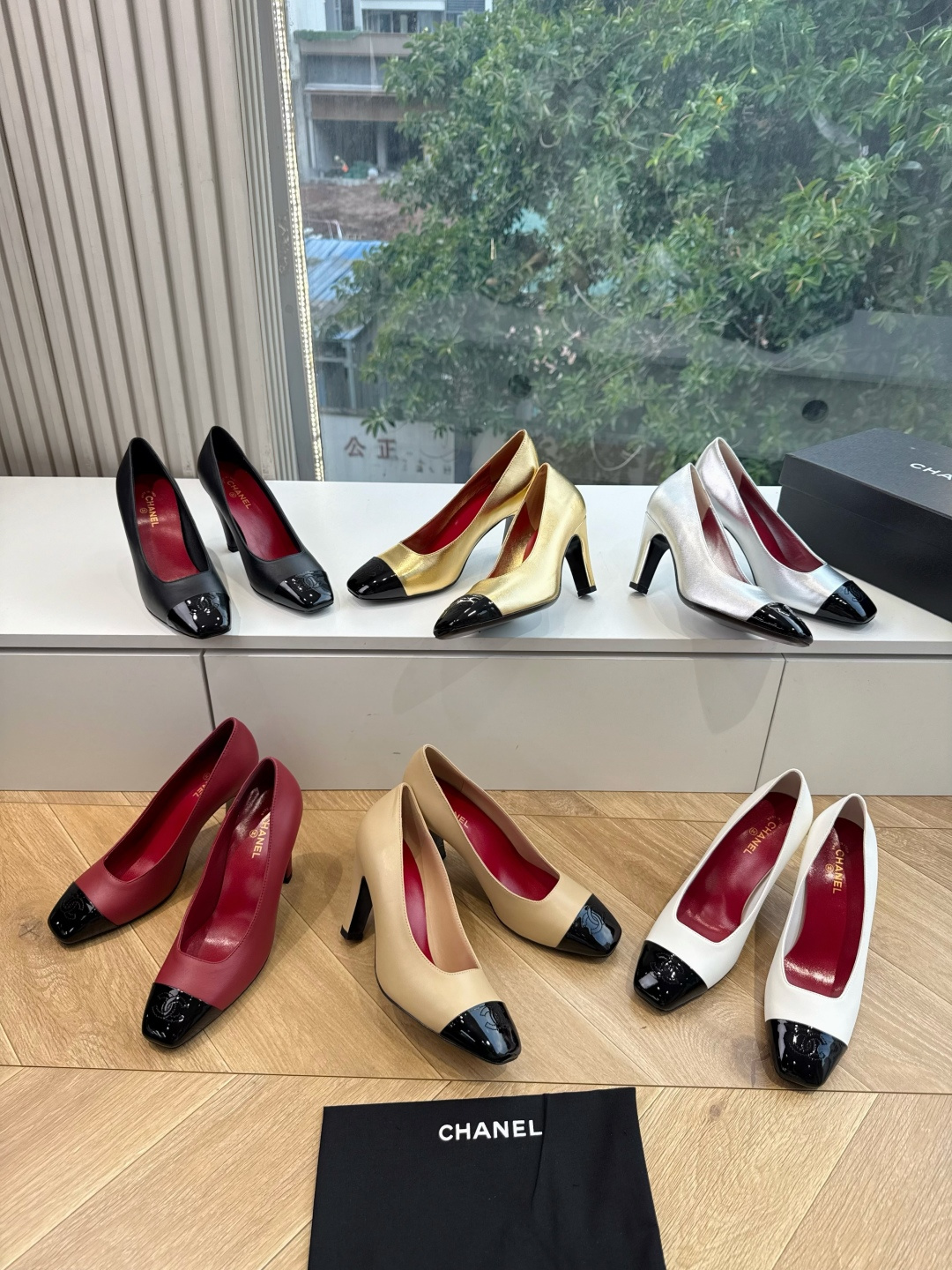 G238Chane*26ss新款玛丽珍单鞋高跟鞋凉鞋 温柔名媛的氛围感缓缓蔓延,圆润鞋头搭配精巧的小蝴蝶结,撞色方头贴标 G238Chane*26ss新款玛丽珍单鞋高跟鞋凉鞋 温柔名媛的氛围感缓缓蔓延,圆润鞋头搭配精巧的小蝴蝶结,撞色方头贴标