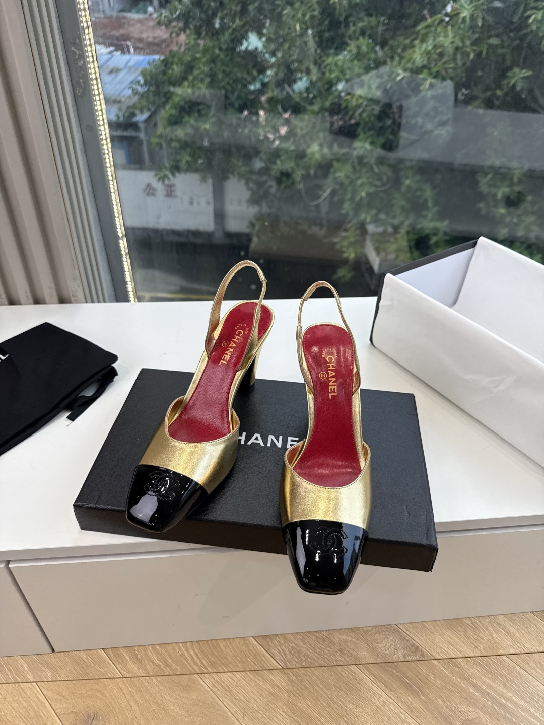 G238Chane*26ss新款玛丽珍单鞋高跟鞋凉鞋 温柔名媛的氛围感缓缓蔓延,圆润鞋头搭配精巧的小蝴蝶结,撞色方头贴标 G238Chane*26ss新款玛丽珍单鞋高跟鞋凉鞋 温柔名媛的氛围感缓缓蔓延,圆润鞋头搭配精巧的小蝴蝶结,撞色方头贴标