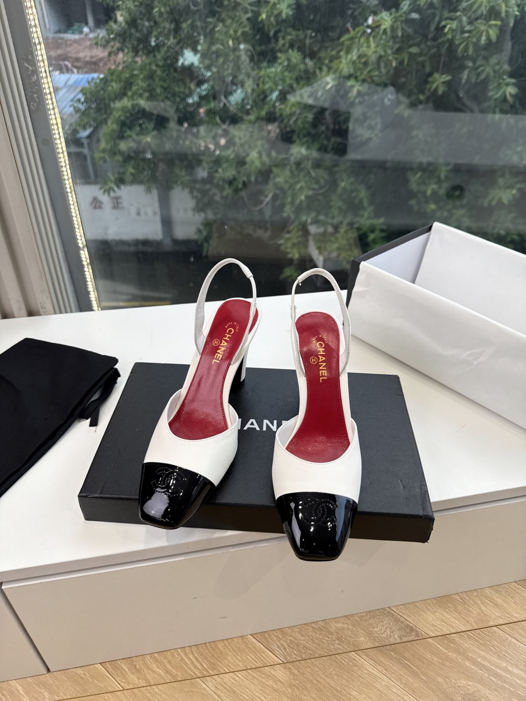 G238Chane*26ss新款玛丽珍单鞋高跟鞋凉鞋 温柔名媛的氛围感缓缓蔓延，圆润鞋头搭配精巧的小蝴蝶结，撞色方头贴标