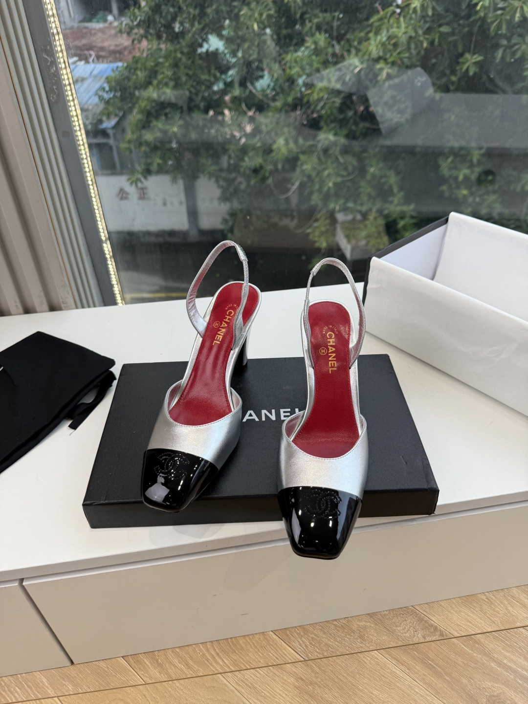 G238带飞机盒Chane*26ss新款玛丽珍单鞋高跟鞋凉鞋 温柔名媛的氛围感缓缓蔓延，圆润鞋头搭配精巧的小蝴蝶结，撞色