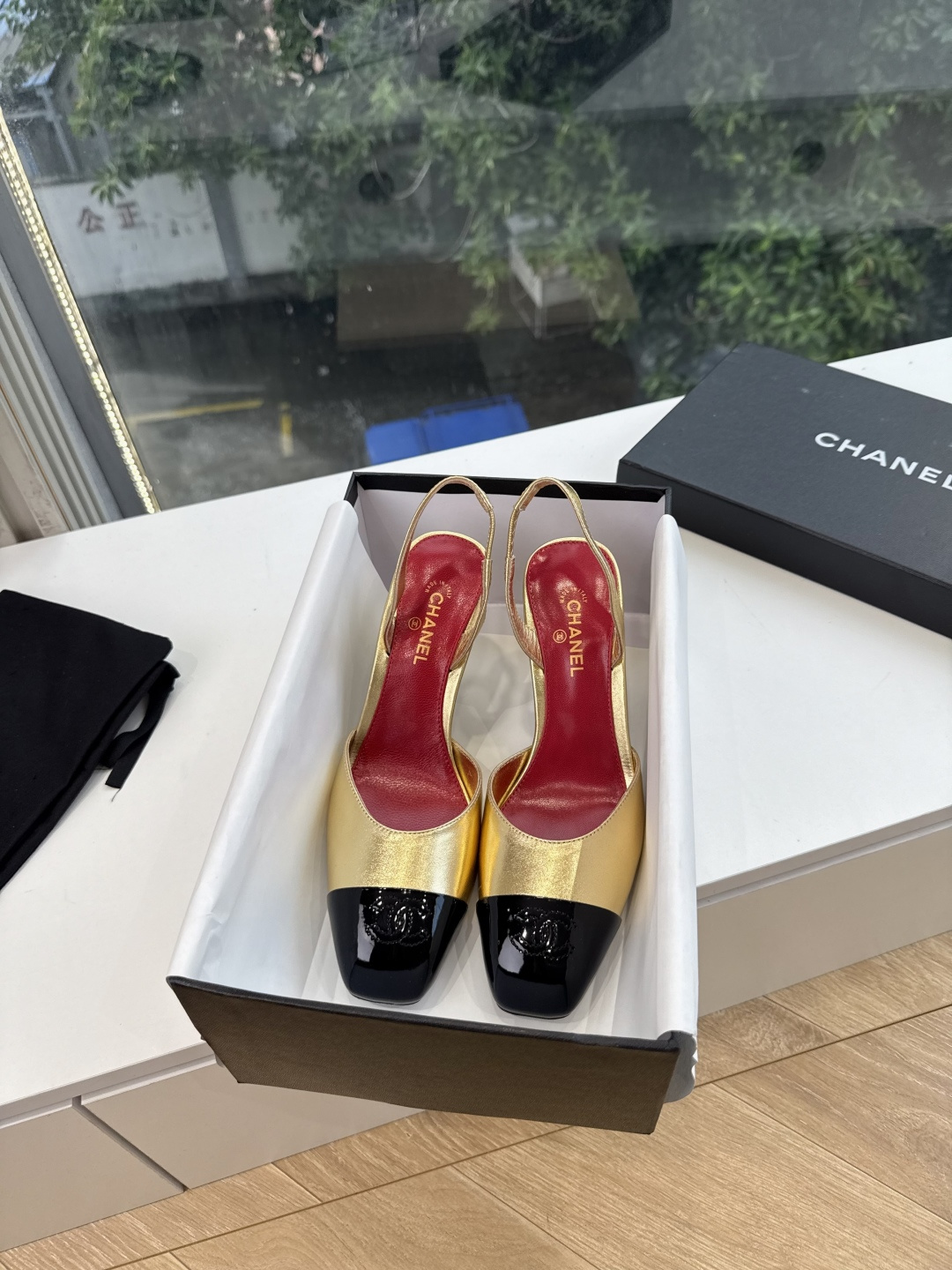 G238Chane*26ss新款玛丽珍单鞋高跟鞋凉鞋 温柔名媛的氛围感缓缓蔓延，圆润鞋头搭配精巧的小蝴蝶结，撞色方头贴标