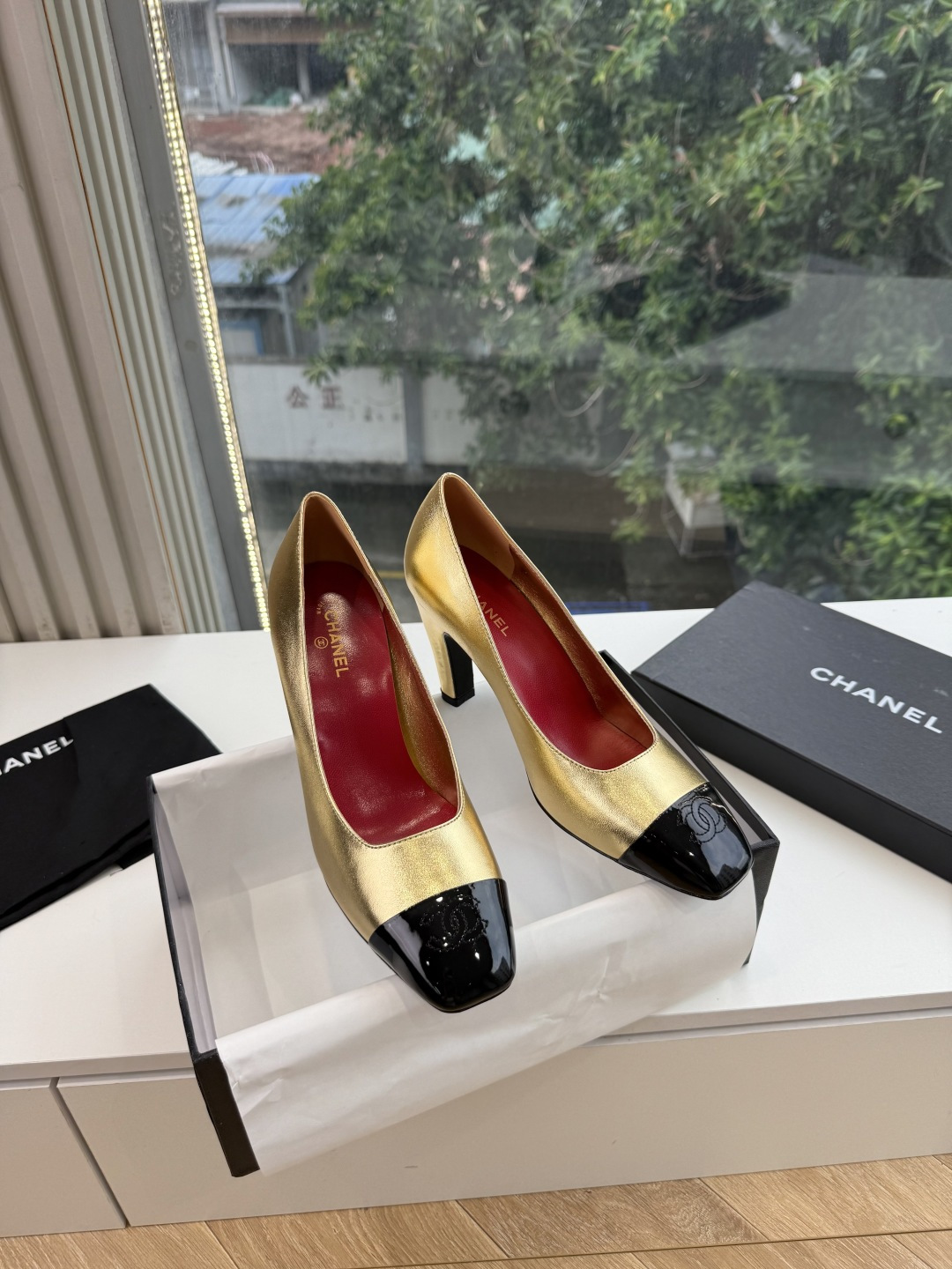 G238Chane*26ss新款玛丽珍单鞋高跟鞋凉鞋 温柔名媛的氛围感缓缓蔓延，圆润鞋头搭配精巧的小蝴蝶结，撞色方头贴标