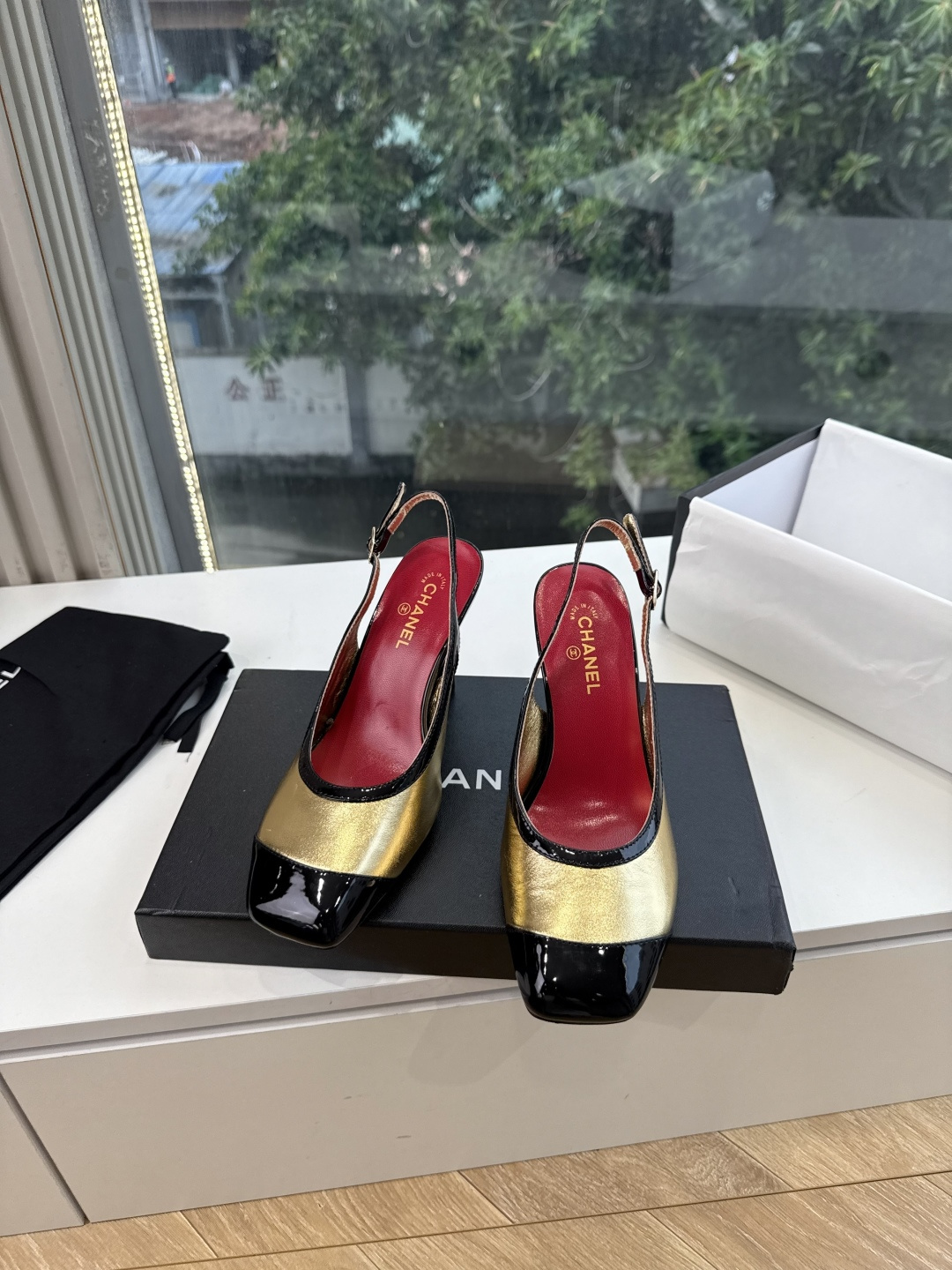G238Chane*26ss新款玛丽珍单鞋高跟鞋凉鞋 温柔名媛的氛围感缓缓蔓延，圆润鞋头搭配精巧的小蝴蝶结，撞色方头贴标