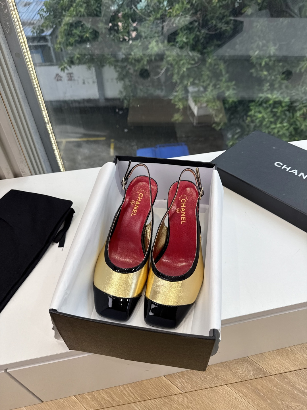 G238Chane*26ss新款玛丽珍单鞋高跟鞋凉鞋 温柔名媛的氛围感缓缓蔓延，圆润鞋头搭配精巧的小蝴蝶结，撞色方头贴标