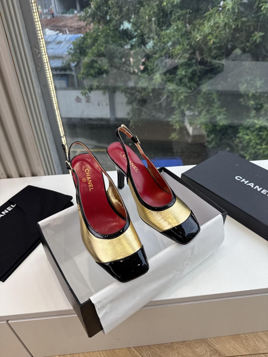 G238Chane*26ss新款玛丽珍单鞋高跟鞋凉鞋 温柔名媛的氛围感缓缓蔓延，圆润鞋头搭配精巧的小蝴蝶结，撞色方头贴标