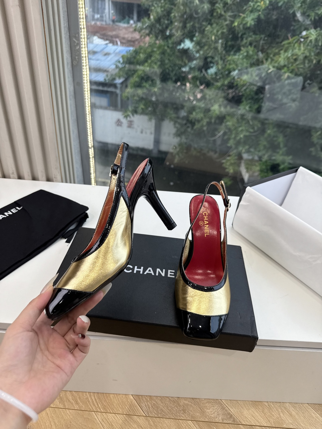 G238Chane*26ss新款玛丽珍单鞋高跟鞋凉鞋 温柔名媛的氛围感缓缓蔓延，圆润鞋头搭配精巧的小蝴蝶结，撞色方头贴标