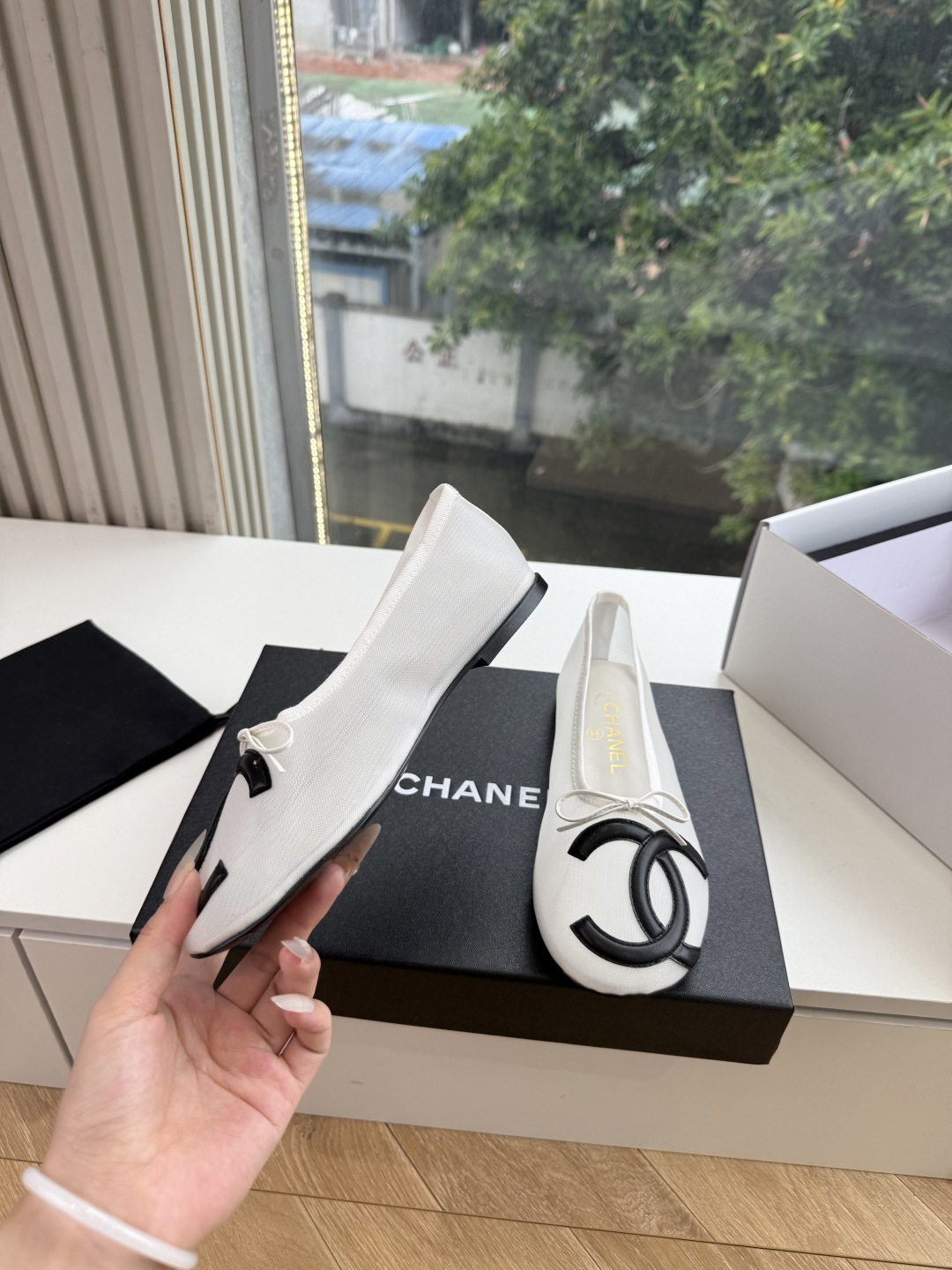 G027 😀CHANEL* 香奈儿小香2026专柜同步新款网面单鞋凉鞋 极简设计 超好搭配的日常款、无论高度 质感都无可