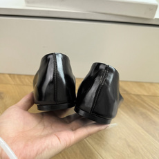 G213 Khait* 26ss新款复古尖头单鞋 自带酷飒复古氛围感的西部风短靴,利落尖头修饰腿部线条,精致西部风刺绣纹 G213 Khait* 26ss新款复古尖头单鞋 自带酷飒复古氛围感的西部风短靴,利落尖头修饰腿部线条,精致西部风刺绣纹