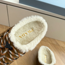 G021prada普拉达最新玛丽珍乐福鞋包头穆勒鞋,让整双鞋轻便舒适 鲜艳色彩 满足不同风格时髦人士的多种选择!标志性金 G021prada普拉达最新玛丽珍乐福鞋包头穆勒鞋,让整双鞋轻便舒适 鲜艳色彩 满足不同风格时髦人士的多种选择!标志性金