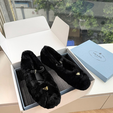 对版飞机盒G887prada普拉达最新玛丽珍乐福鞋单鞋复古时髦鞋面,让整双鞋轻便舒适 鲜艳色彩 满足不同风格时髦人士的多 对版飞机盒G887prada普拉达最新玛丽珍乐福鞋单鞋复古时髦鞋面,让整双鞋轻便舒适 鲜艳色彩 满足不同风格时髦人士的多