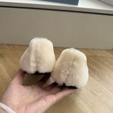 对版飞机盒G887prada普拉达最新玛丽珍乐福鞋单鞋复古时髦鞋面,让整双鞋轻便舒适 鲜艳色彩 满足不同风格时髦人士的多 对版飞机盒G887prada普拉达最新玛丽珍乐福鞋单鞋复古时髦鞋面,让整双鞋轻便舒适 鲜艳色彩 满足不同风格时髦人士的多