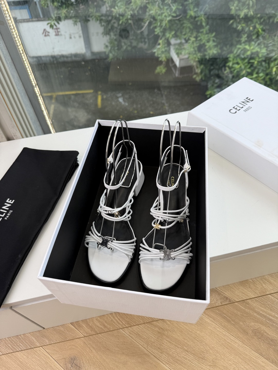 G339高品质 Celine春夏凯旋门时装鞋 柔美的露脚设计，脚踝绑带。 上脚真的超级显瘦超级美 C家特定的精致凯旋门l