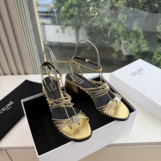 G339高品质 Celine春夏凯旋门时装鞋 柔美的露脚设计,脚踝绑带。 上脚真的超级显瘦超级美 C家特定的精致凯旋门l G339高品质 Celine春夏凯旋门时装鞋 柔美的露脚设计,脚踝绑带。 上脚真的超级显瘦超级美 C家特定的精致凯旋门l