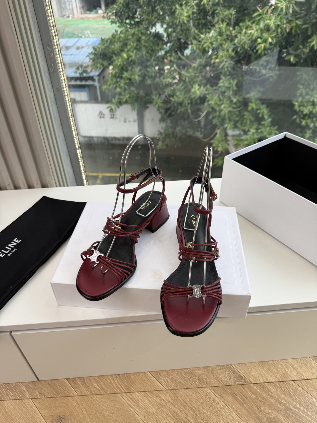 G339高品质 Celine春夏凯旋门时装鞋 柔美的露脚设计，脚踝绑带。 上脚真的超级显瘦超级美 C家特定的精致凯旋门l