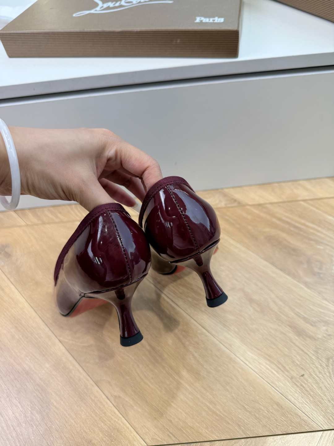 G277Christian Louboutin红底鞋单鞋 选到了颜色真好看呀[色色R]MyTheresa上现在居然 最后