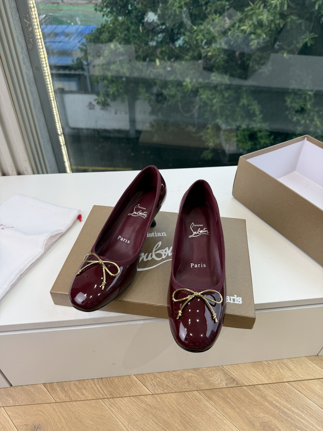 G277Christian Louboutin红底鞋单鞋 选到了颜色真好看呀[色色R]MyTheresa上现在居然 最后